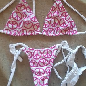 NWOT Peace Sign Tri-Top Legal Thong Bottom Bikini
